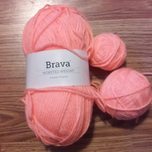 Yarn Brava 1 Skein 2 Balls 3" and 2" Color Is Seashell - Picture 1 of 1